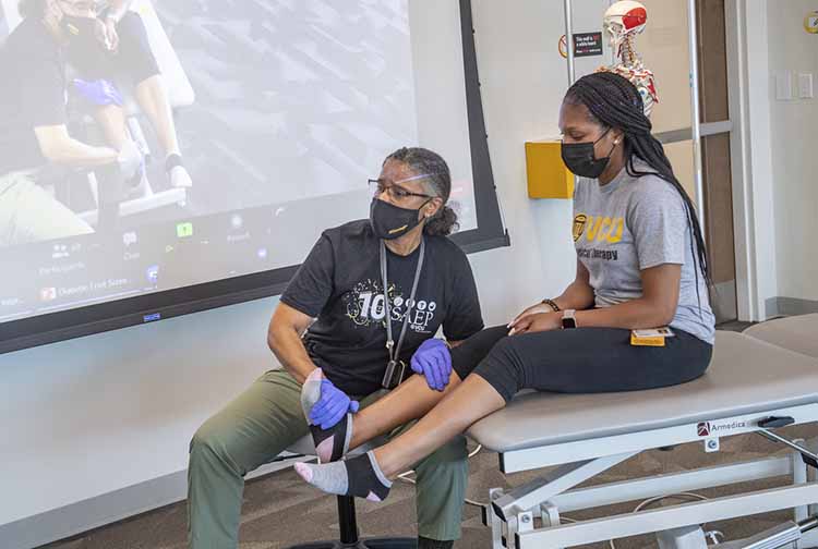 Health sciences summer pipeline program offers undergrads six-week slice-of-life as a grad student